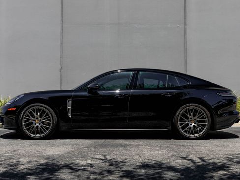 Used 2023 Porsche Panamera Platinum Edition RWD image 2