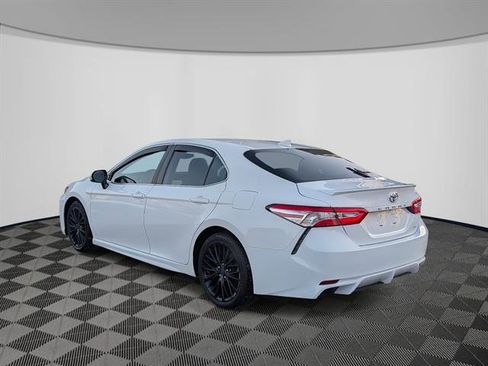 Used 2020 Toyota Camry SE image 6