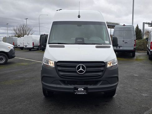 New 2025 Mercedes-Benz Sprinter 2500 image 9