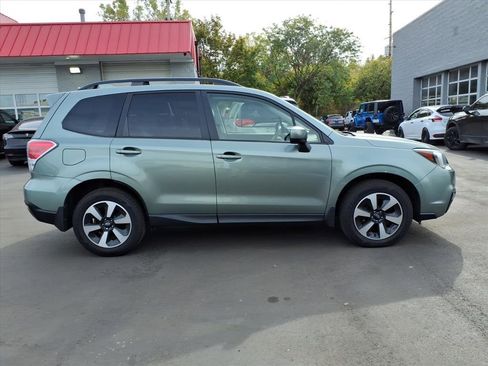 Used 2017 Subaru Forester 2.5i Premium w/ All-Weather Package image 6