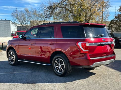 Used 2018 Ford Expedition XLT w/ Equipment Group 202A image 4