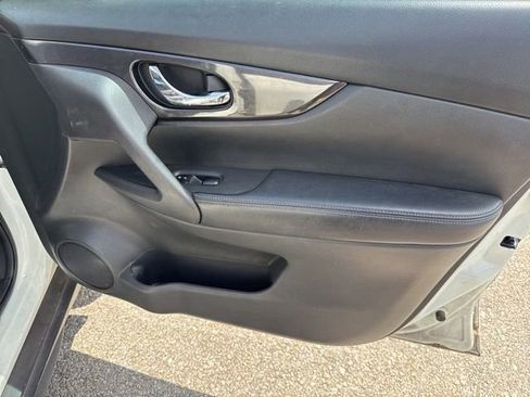 Used 2018 Nissan Rogue S FWD image 14