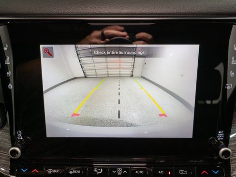 Used 2022 Jeep Wagoneer Series II w/ Premium Group I AWD/4WD image 24