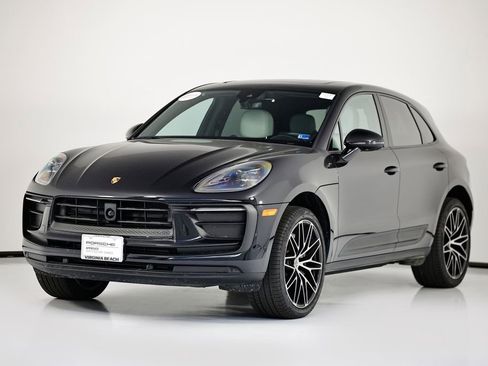 Certified 2026 Porsche Macan AWD/4WD image 1