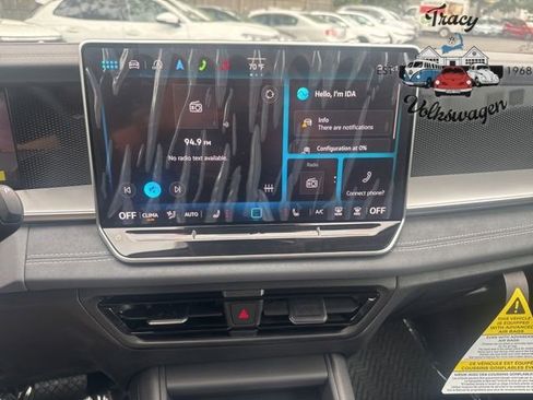 New 2025 Volkswagen Tiguan SE image 11