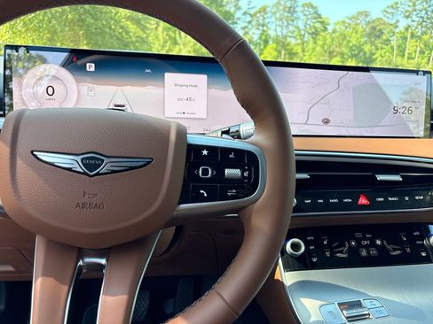New 2026 Genesis GV70 2.5T Advanced AWD/4WD image 18