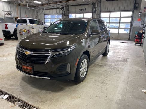 Certified 2023 Chevrolet Equinox LT AWD/4WD image 9