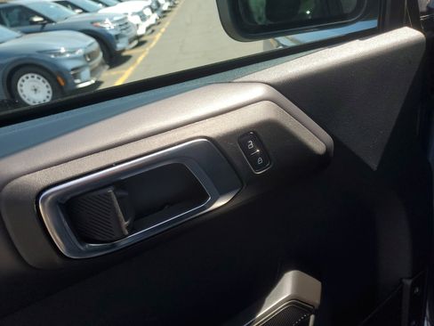 New 2025 Ford Bronco Outer Banks image 11