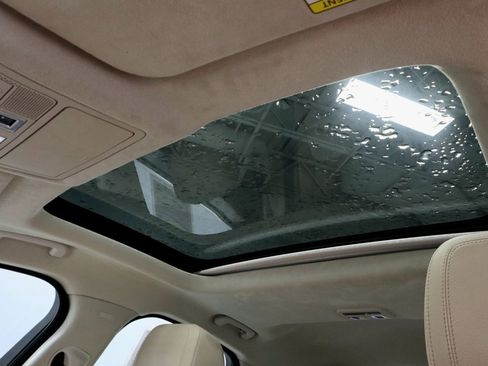 Used 2020 Jaguar XF Prestige image 33