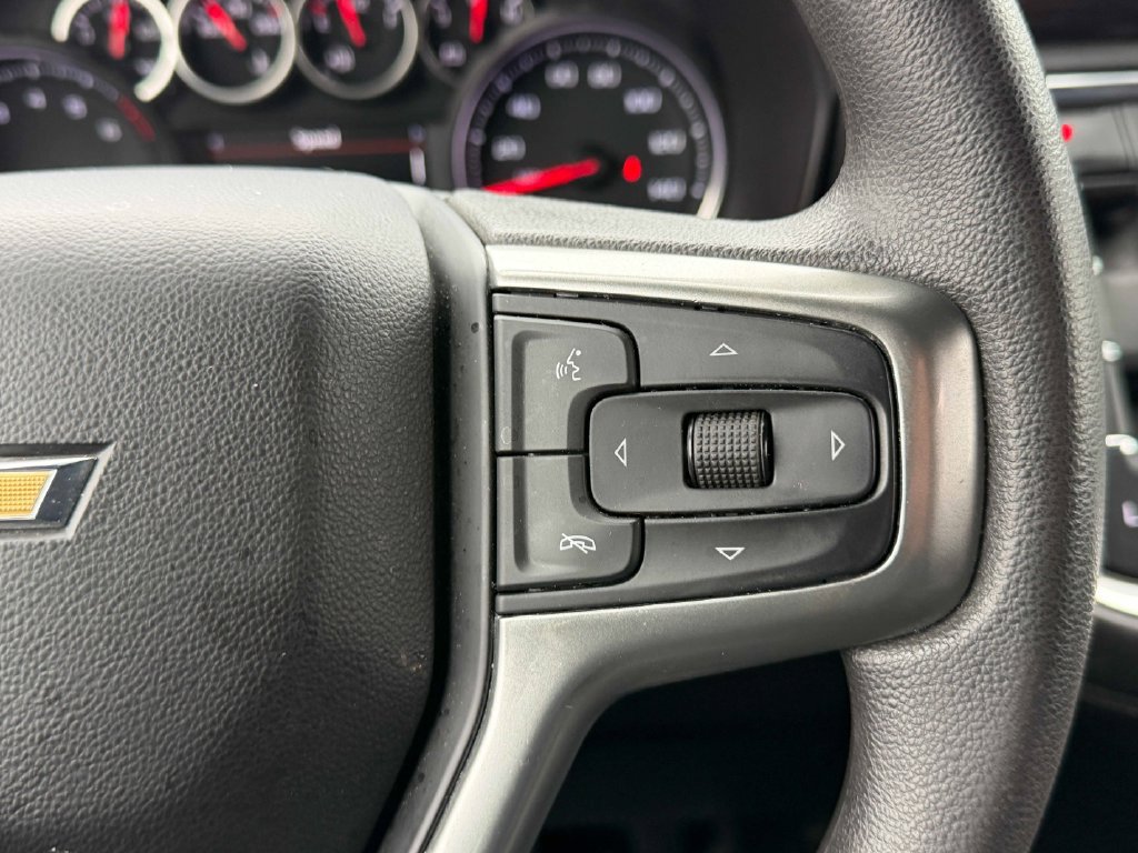 Used 2023 Chevrolet Tahoe 4WD image 34