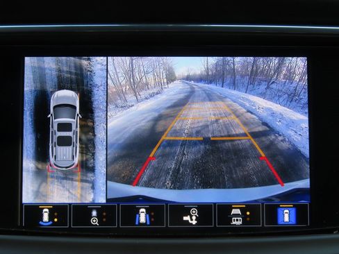 Used 2024 Buick Enclave Avenir w/ Avenir Technology Package image 6