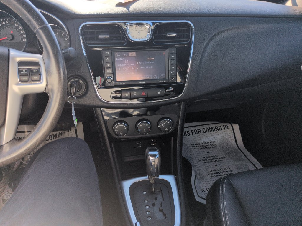 Used 2013 Chrysler 200 S FWD image 17