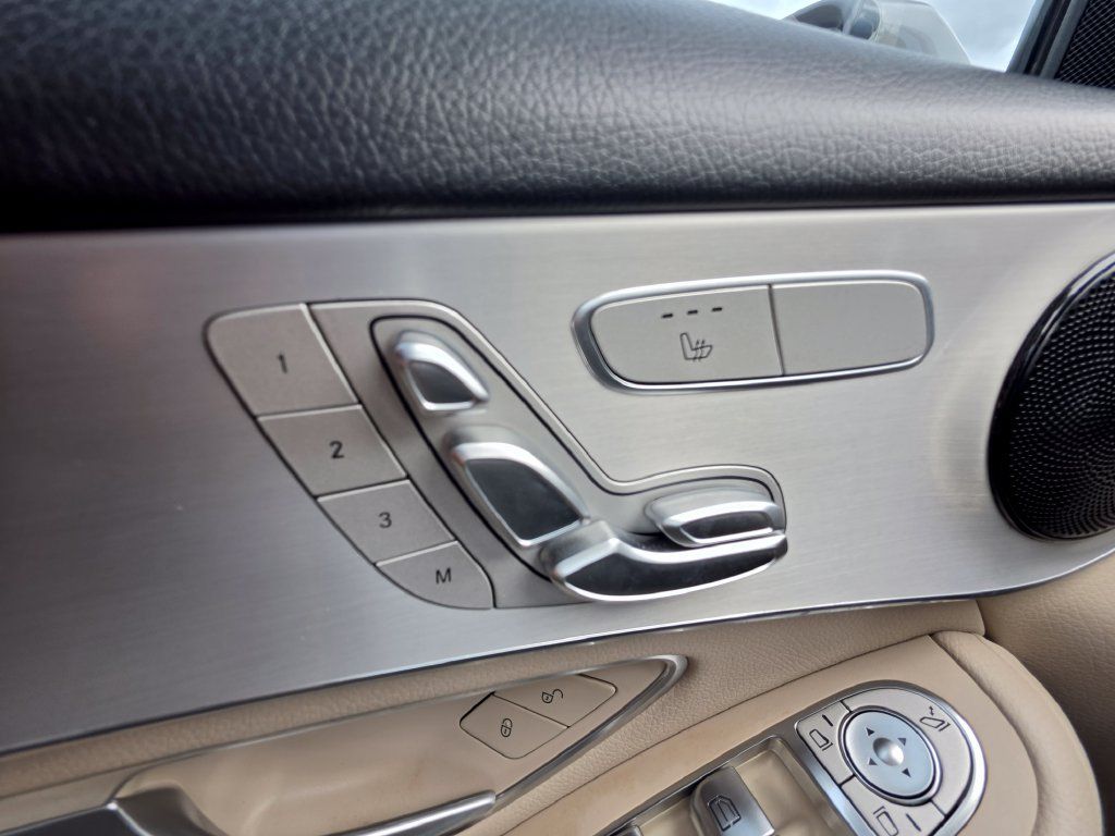 Used 2022 Mercedes-Benz GLC 300 image 17