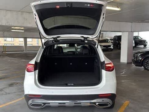 Used 2025 Mercedes-Benz GLC 300 GLC 300 image 9