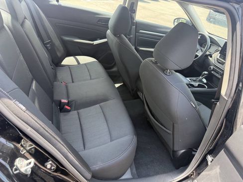 Used 2023 Nissan Altima 2.5 SV w/ SV Premium Package AWD/4WD image 16