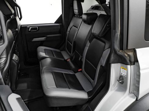 Used 2022 Ford Bronco Black Diamond image 37