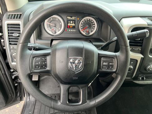 Used 2018 RAM 2500 SLT image 18