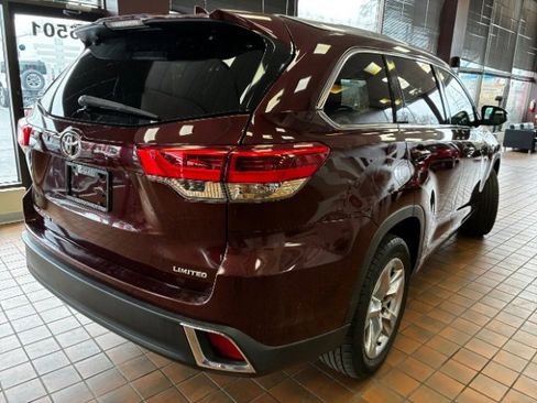 Used 2019 Toyota Highlander Limited image 10