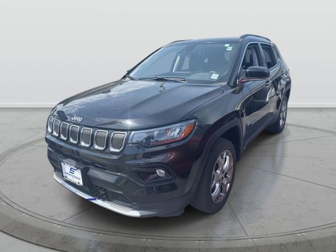 Used 2022 Jeep Compass Limited w/ Sun and Sound Group image 3