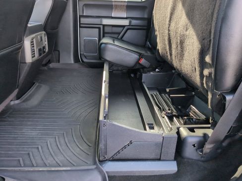 Used 2017 Ford F250 Lariat w/ Chrome Package image 29