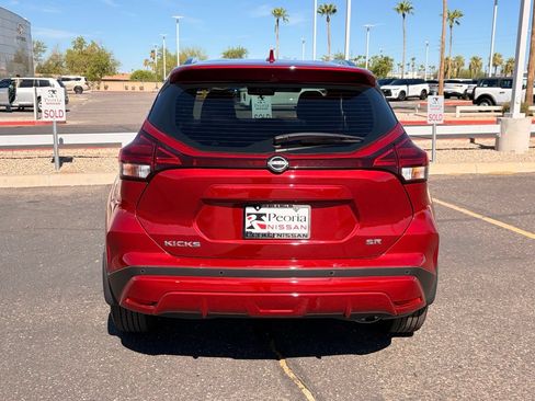 Certified 2024 Nissan Kicks SR FWD image 5