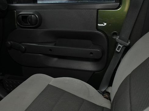 Used 2009 Jeep Wrangler Unlimited X RWD image 17