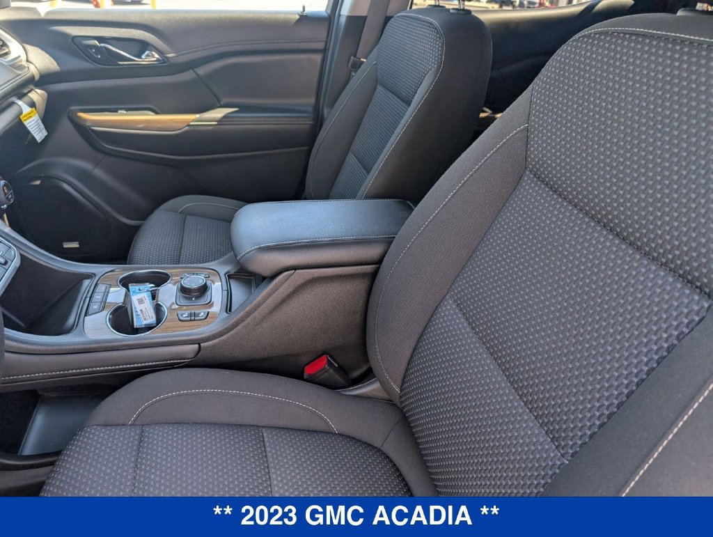 Used 2023 GMC Acadia SLE w/ Driver Convenience Package AWD/4WD image 16