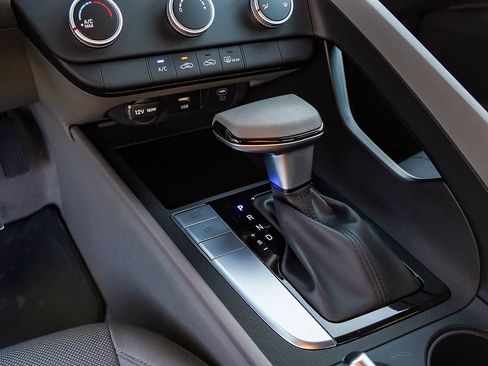 New 2026 Hyundai Elantra SE image 22