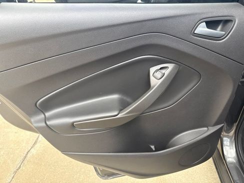 Used 2018 Ford Escape SE FWD image 9
