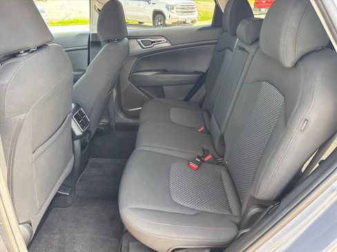 Used 2025 Kia Sportage LX FWD image 8