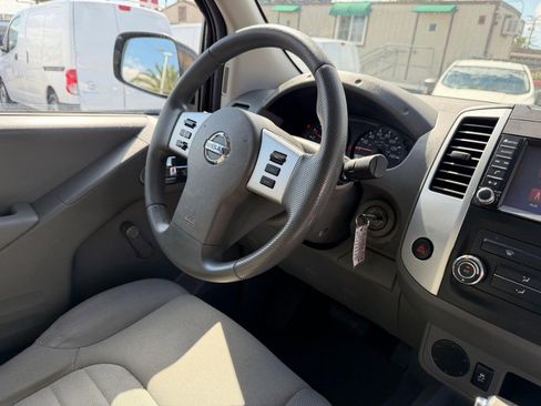 Used 2019 Nissan Frontier S image 27