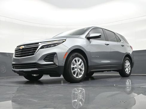 Used 2024 Chevrolet Equinox LT FWD image 24