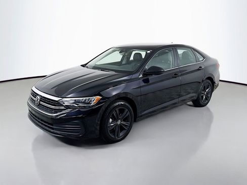Certified 2023 Volkswagen Jetta SE w/ Panoramic Sunroof Package FWD image 1