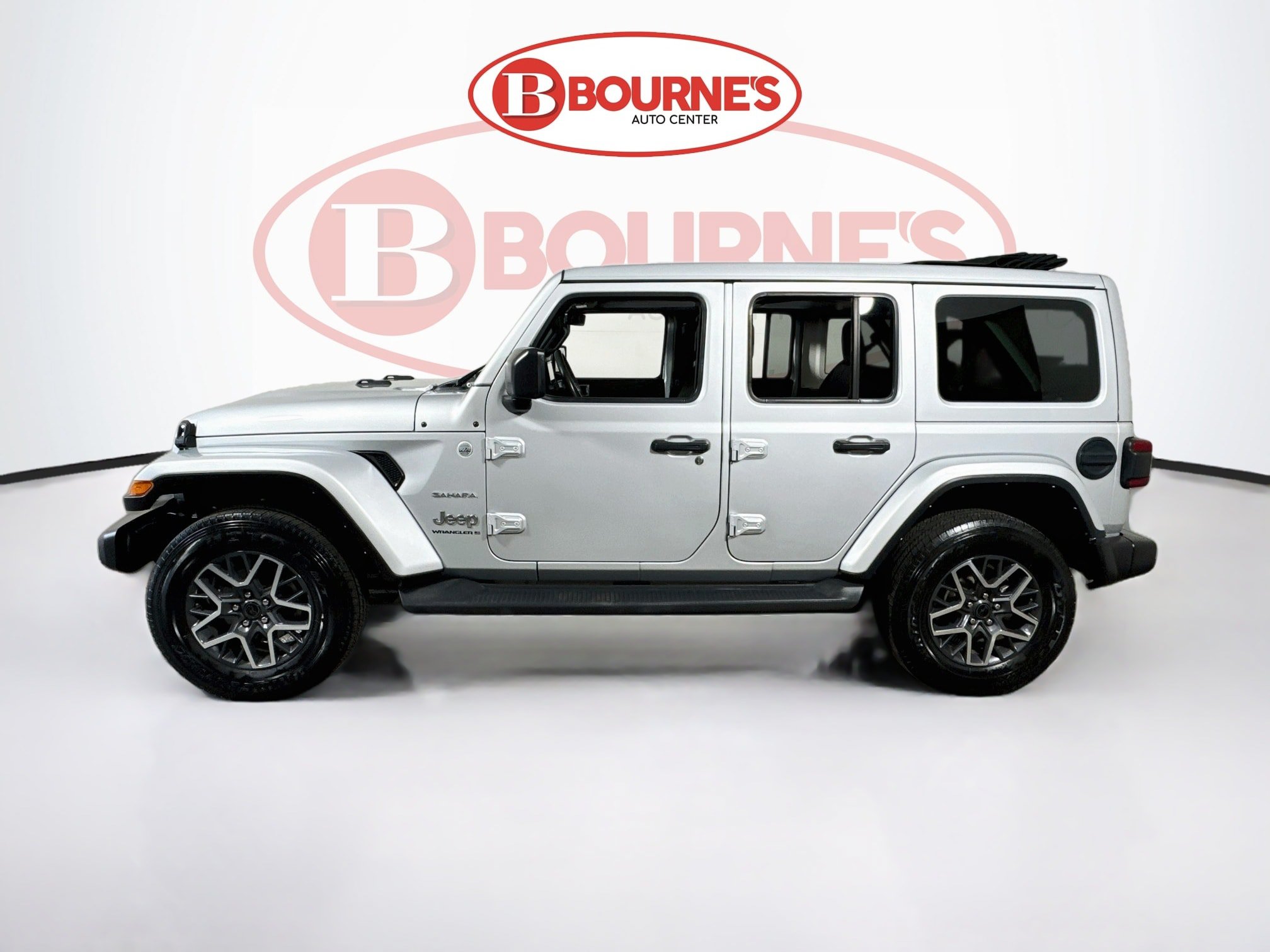 Used 2024 Jeep Wrangler Unlimited Sahara w/ Technology Group AWD/4WD image 8