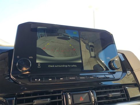 New 2025 Nissan Pathfinder SL w/ Black Appearance Package image 11