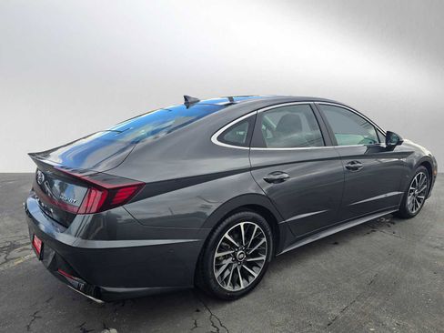 Used 2022 Hyundai Sonata Limited w/ Preferred Accessory Package image 3