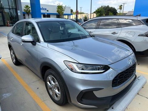 Used 2023 Honda HR-V LX image 3