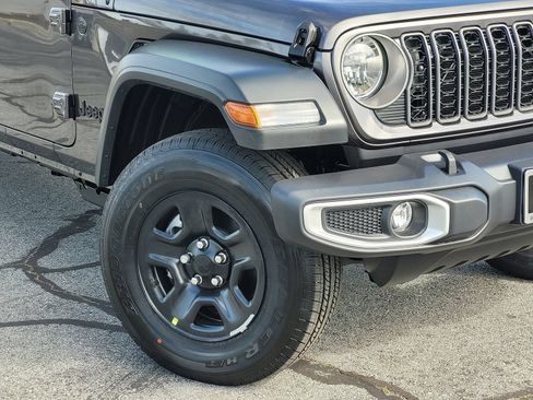 New 2026 Jeep Gladiator Sport AWD/4WD image 7