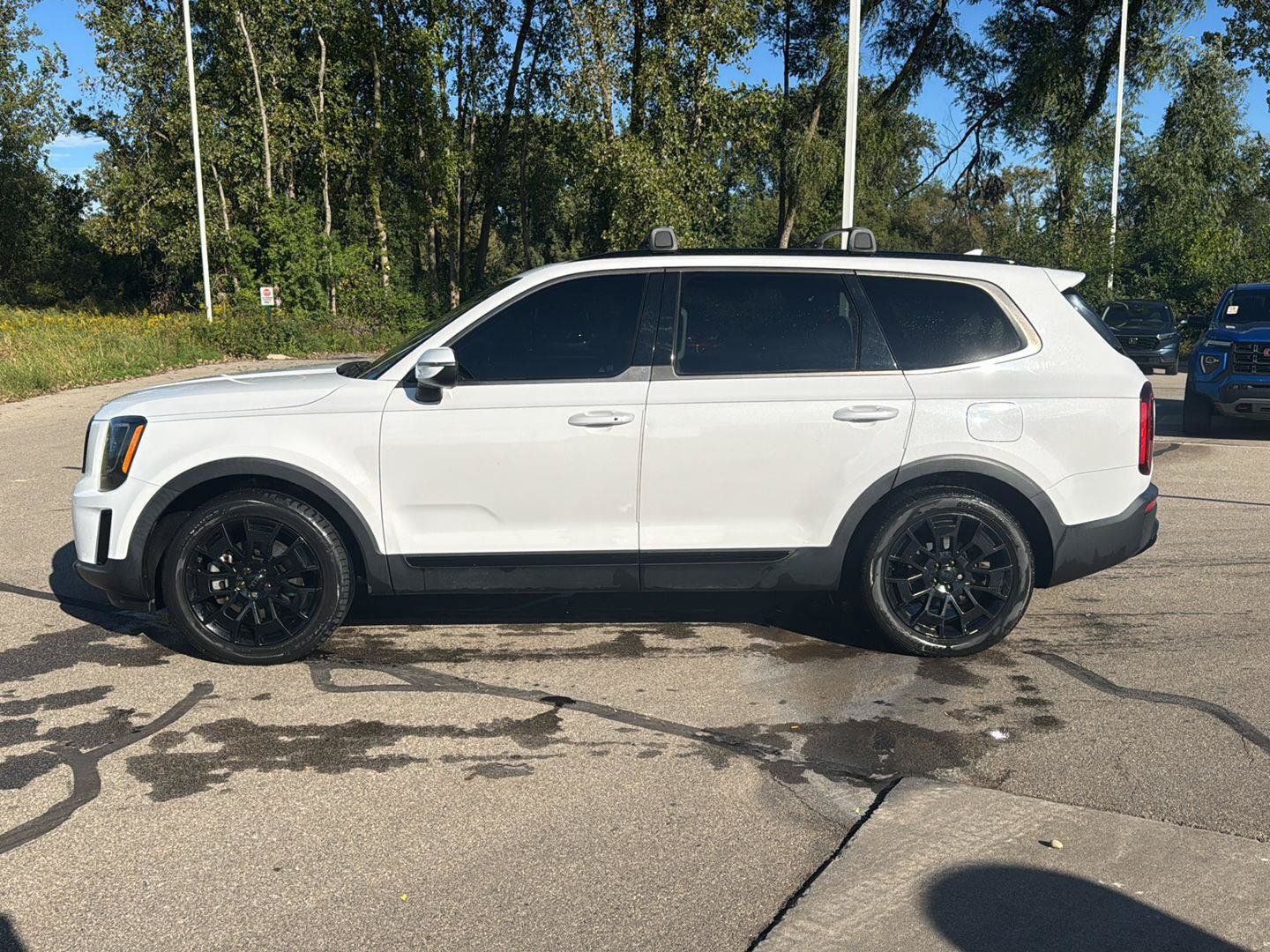 Used 2021 Kia Telluride EX w/ EX Premium Package AWD/4WD image 2