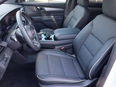 New 2025 Buick Enclave Preferred FWD image 10