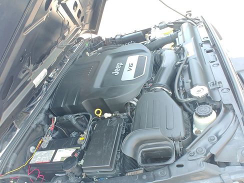 Used 2015 Jeep Wrangler Sport AWD/4WD image 28