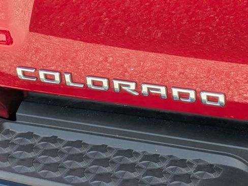 Used 2024 Chevrolet Colorado Z71 w/ Z71 Convenience Package 2 AWD/4WD image 12
