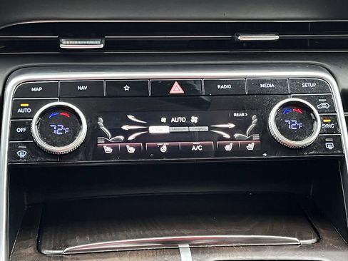 Used 2024 Genesis GV80 3.5T AWD/4WD image 18
