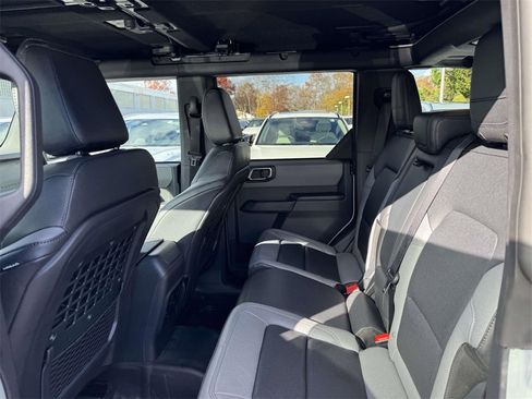 Used 2024 Ford Bronco Big Bend image 9