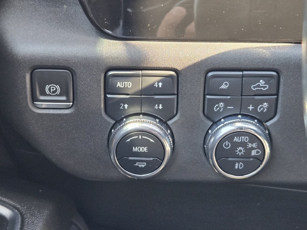 Used 2023 GMC Sierra 1500 SLT w/ SLT Premium Package AWD/4WD image 20