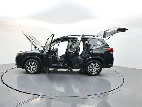 Used 2024 Subaru Forester Premium AWD/4WD image 40