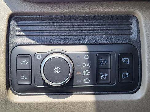 Certified 2026 Ford F350 Platinum w/ Platinum Plus Package image 26