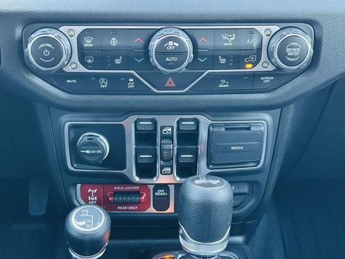 New 2025 Jeep Wrangler Unlimited Sport AWD/4WD image 31
