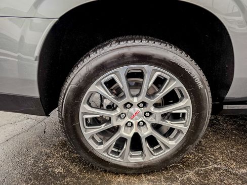 Used 2025 GMC Yukon XL Denali w/ Sun & Power Step Package image 29