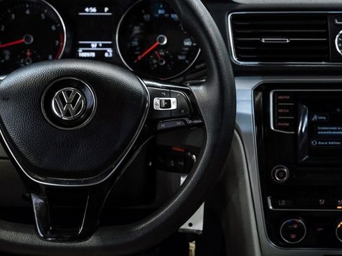 Used 2016 Volkswagen Passat 1.8T S FWD image 22